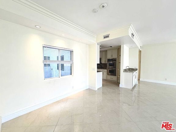 2nd image of 121 S Palm Dr #404A