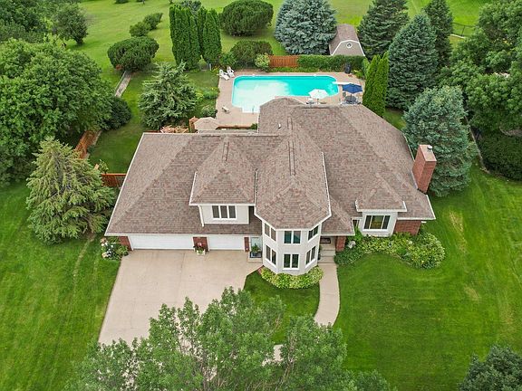 2nd image of 3703 Woodbine Rd