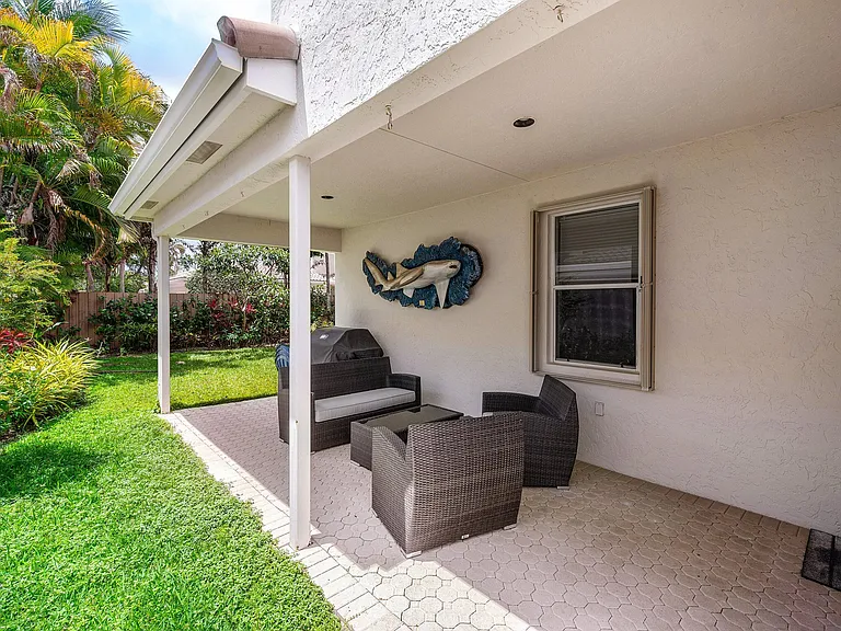 2404 NW 67th St — Photo 37