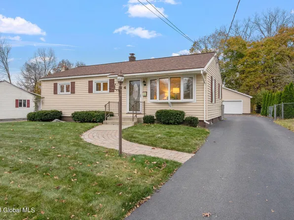 4 Avon Place, South Glens Falls, NY 12803