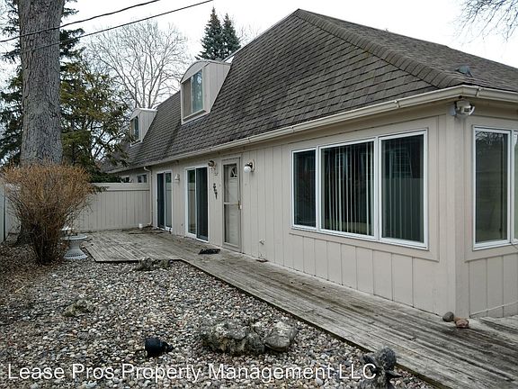 2nd image of 865 Saint Clair St