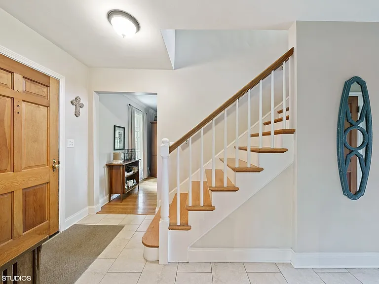 326 W Evergreen St — Photo 5