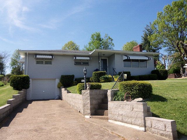 1st image of 504 Circle Dr