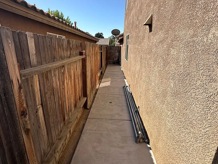 6630 Rimridge Way — Photo 7