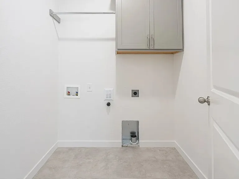 718 Tigerlily St — Photo 12