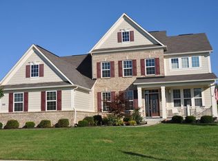 1267 Colinbrook Cir, Greenwood, IN 46143