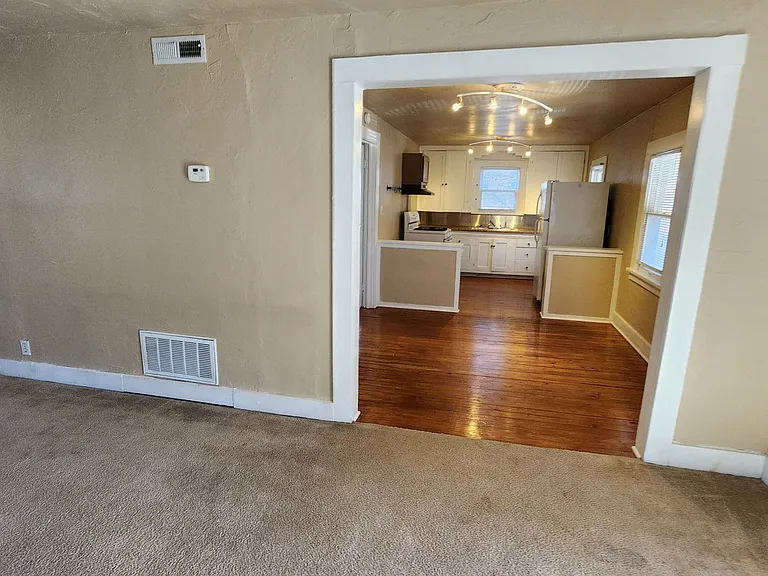 223 NW 24th St #B — Photo 2