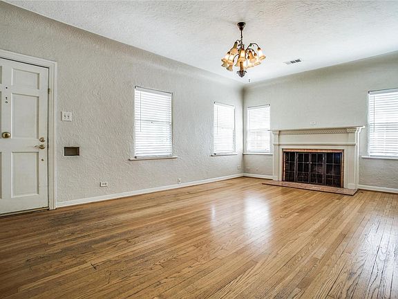 3rd image of 3724 Granada Ave