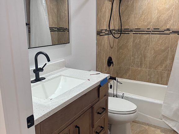 4th image of 15119 Burbank Blvd APT 3