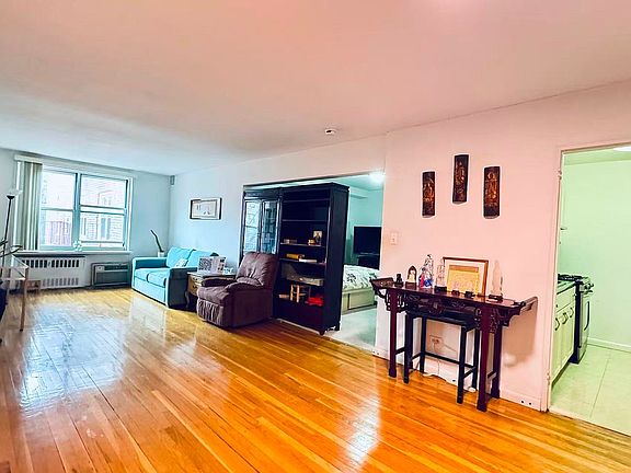 3rd image of 14205 Roosevelt Ave APT 539