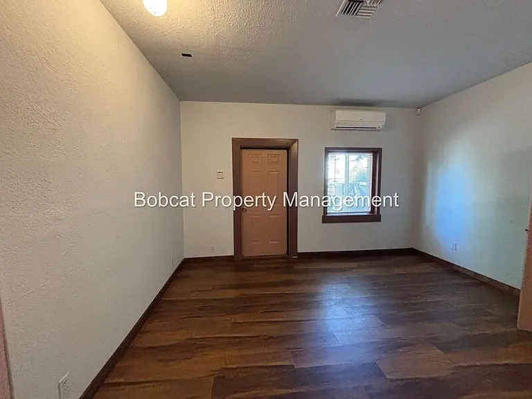 1015 US Highway 395 N #A — Photo 12