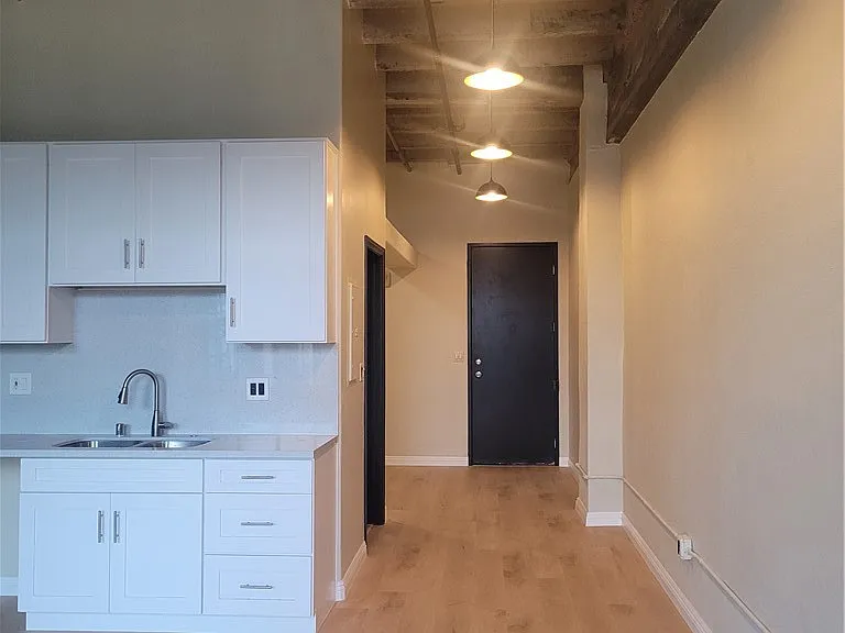 312 W 5th St #922 — Photo 13