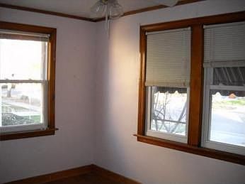 2nd image of 10516 S Christiana Ave