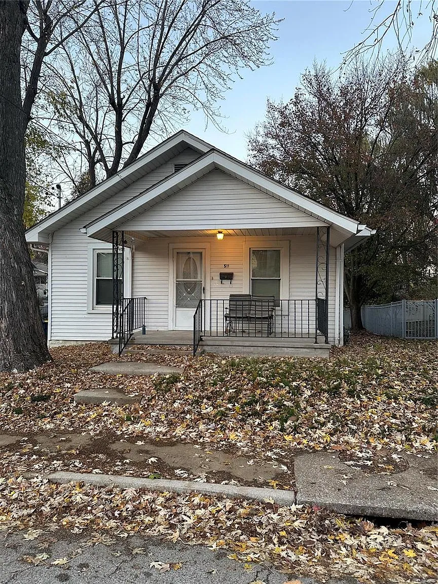 511 Randle St photo 1