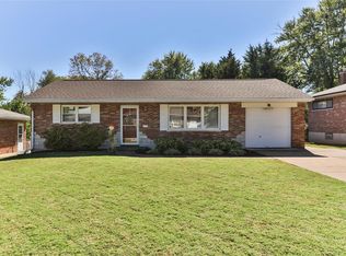 10950 Oasis Dr, Saint Louis, MO 63123