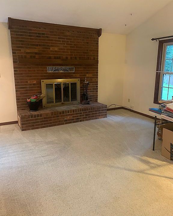 2nd image of 51 Apple Tree Cir