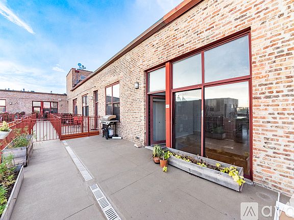 5th image of 1061 W 16th St #411T