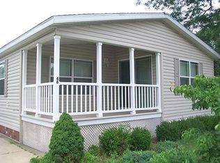 48 Carmell St, Belleville, MI