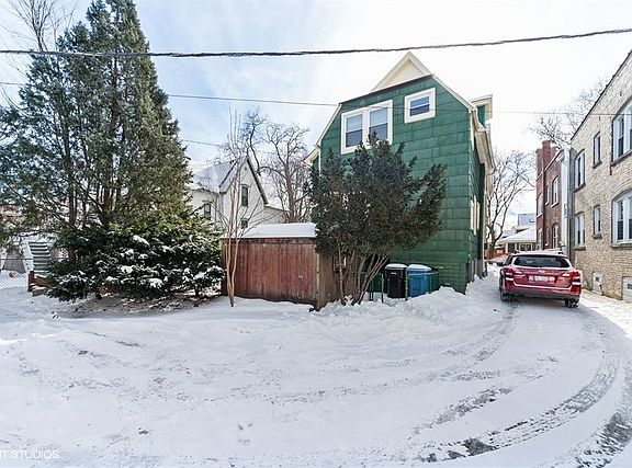 5th image of 4024 W Belle Plaine Ave #1