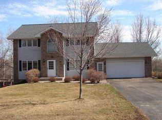 710 Cherie Ln, Duluth, MN 55803