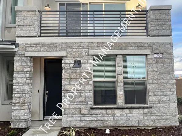 10920 N Honeysuckle Dr, Fresno, CA 93730