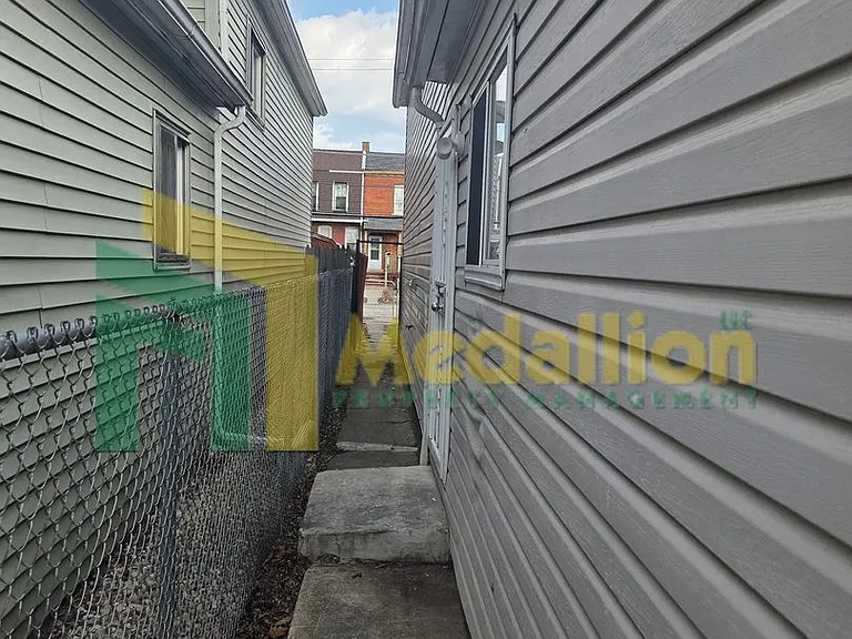 10635 S Cottage Grove Ave — Photo 20