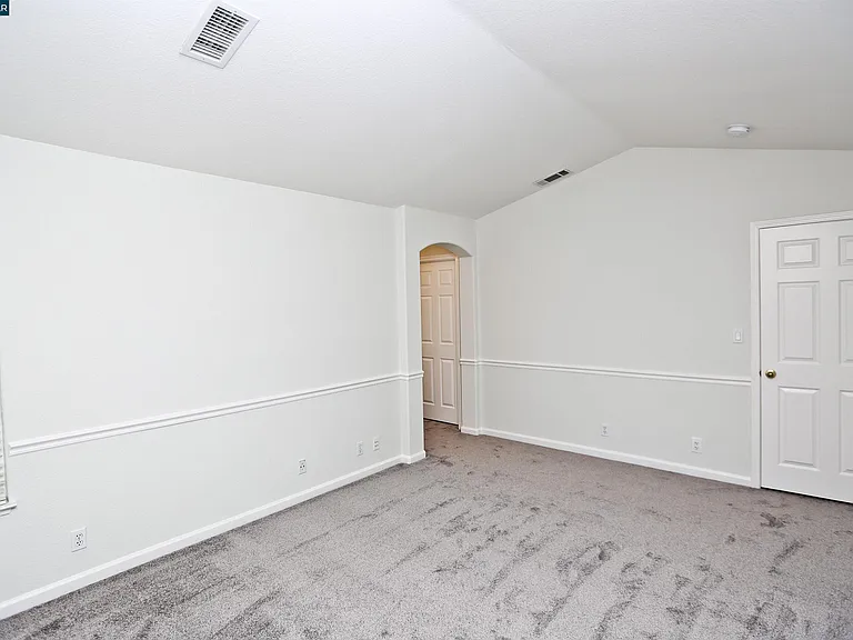 1079 River Rock Ln — Photo 15