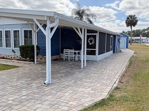 3rd image of 812 Swallow Ln