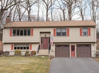 7 Deborah Dr, Shelton, CT 06484