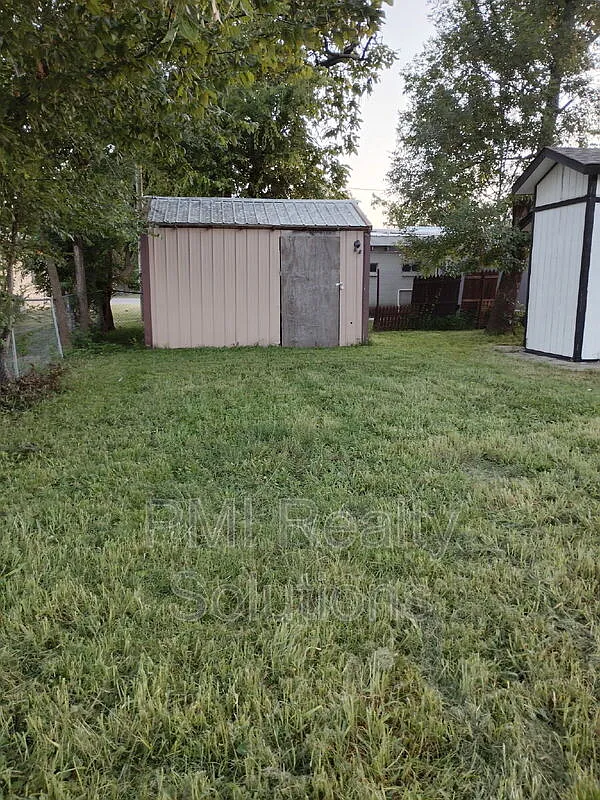 4 bed, 2.0 bath, 1432 sqft, $1,550 — Photo 3