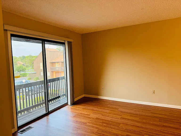 17 Westgate Dr #17 — Photo 5