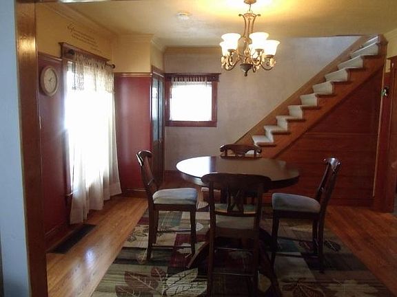 3rd image of 1332 E Beardsley Ave
