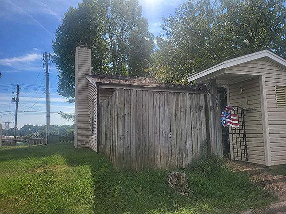 2nd image of 1 Shelby Rd APT 401