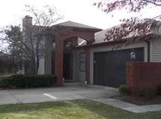 5256 Parkhurst Dr, Sheffield Village, OH 44054