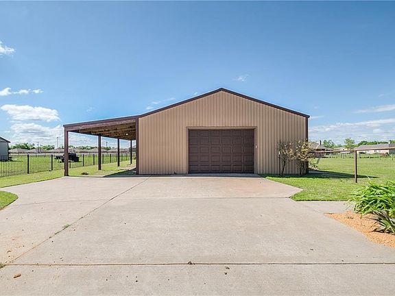 4th image of 1676 Sportsman Ln
