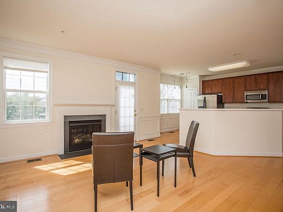 5th image of 13605 Venturi Ln #152