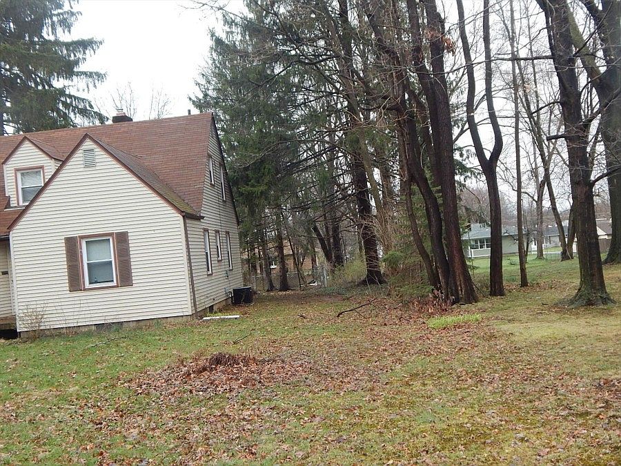 2nd image of 338 Indianola Rd
