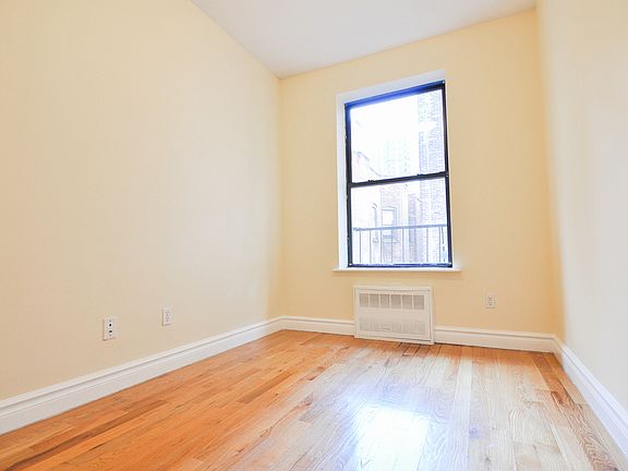 4th image of 164 E 82nd St #3B