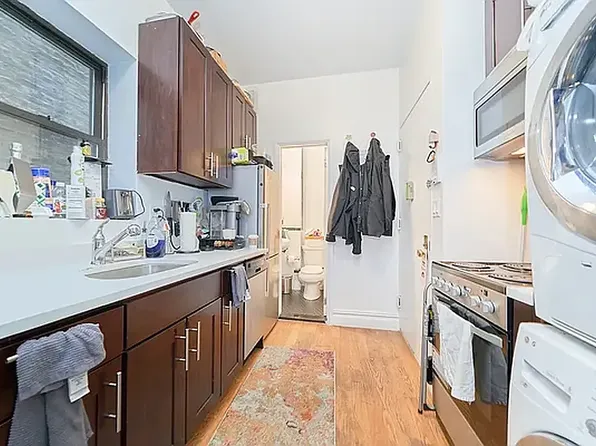 238 E 33rd St #33, New York, NY 10016