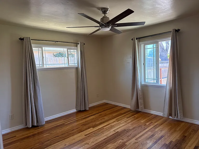 270 Walnut St — Photo 12