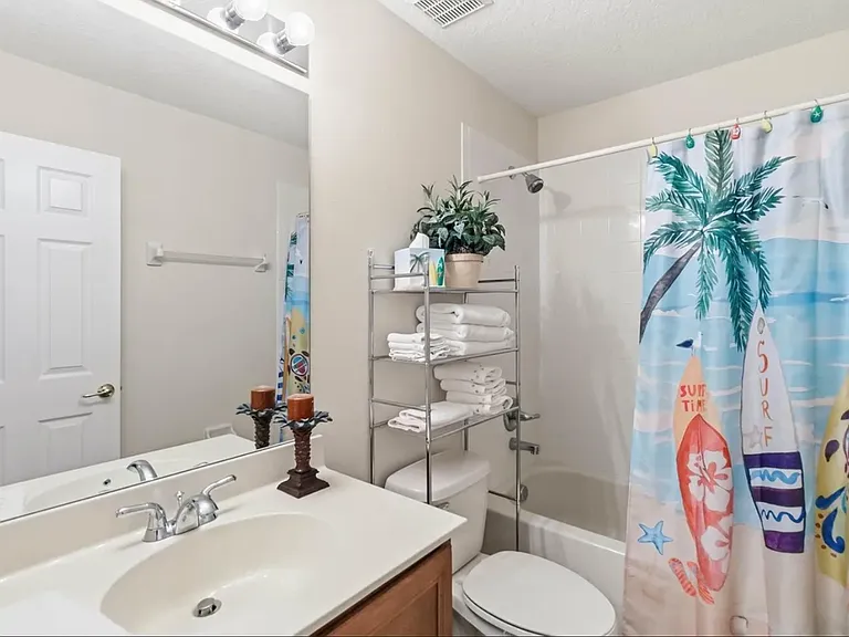1240 Retreat View Cir — Photo 21