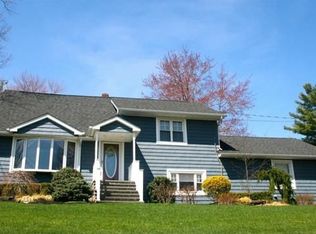 45 McKinley St, Pearl River, NY 10965