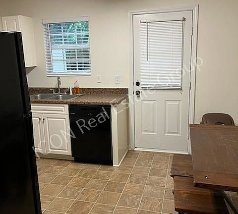 3rd image of 113 Lilli Ln