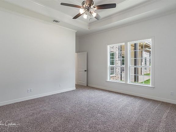4th image of 1039 Shady Oaks Dr