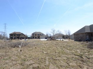 1N390 Chapel Hill Ct, Carol Stream, IL 60188