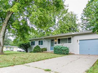 1035 Greeley Dr, Florissant, MO 63031