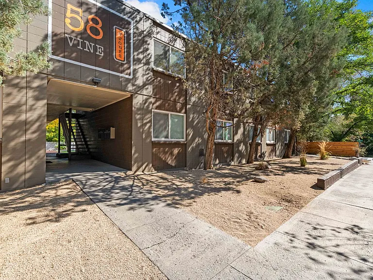 58 Vine Street — Photo 25