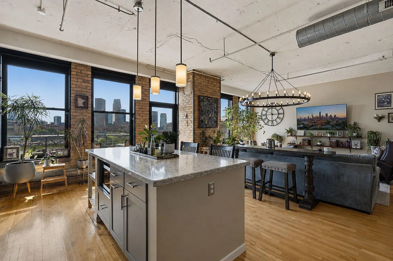 1 bed, 1.0 bath, 1283 sqft, $2,800 — Photo 1