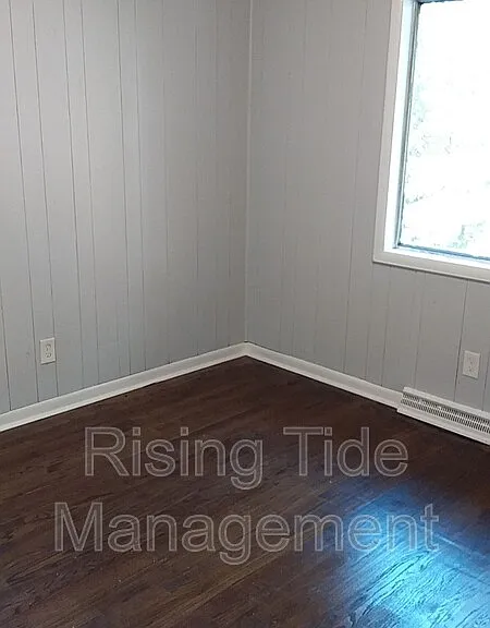 700 Biscayne Dr — Photo 9