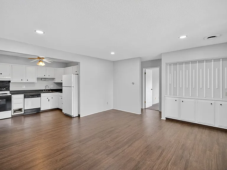 5616 Hickman Rd #5 — Photo 13
